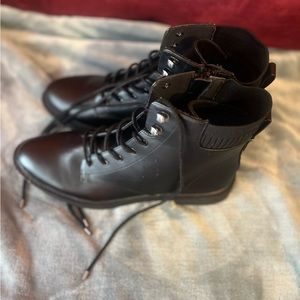 Black style boots size 11